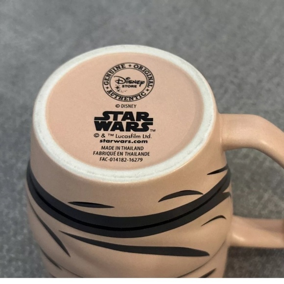 Star Wars 3D Rey Skywalker Jedi Master Mug Disney store 12 oz The Force Awakens - Picture 2 of 3